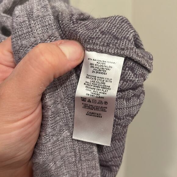 NWT LOFT Textured Longsleeve Scoop Neck Top | Size Small - Picture 7 of 7